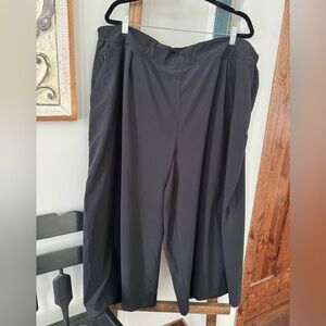Athleta Plus Size Black Brooklyn Wide Leg Crop Pants Sz 26
